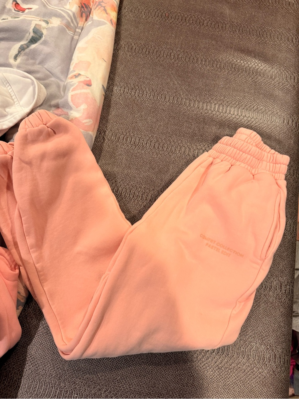 Women's Peach Elastic-Waist Jogger Pants